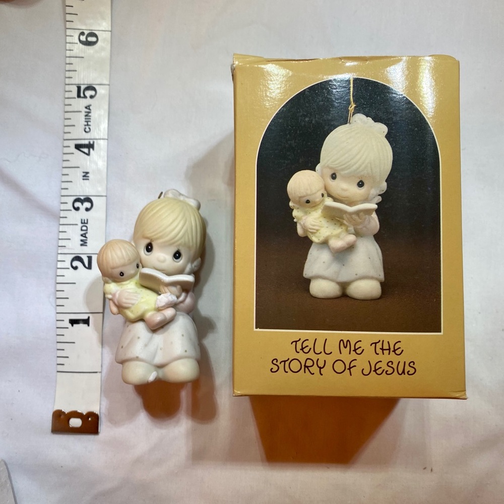 Precious Moments Tell Me the Story of Jesus